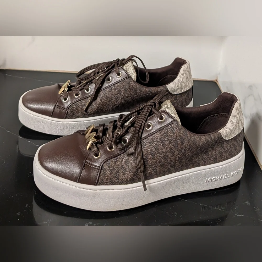 Michael Kors Poppy Color-Block Logo Sneakers Size 7 Used Exc MSRP $228